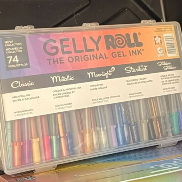 Gelly Roll pens Classic Metallic moonlight Stardust 74 CT w/pen case